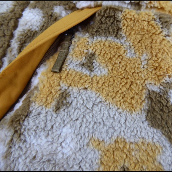 The North Face Camo Campshire 2.0 Vest Standard Fit Full Zip Sherpa Fleece NWT - Picture 8 of 9